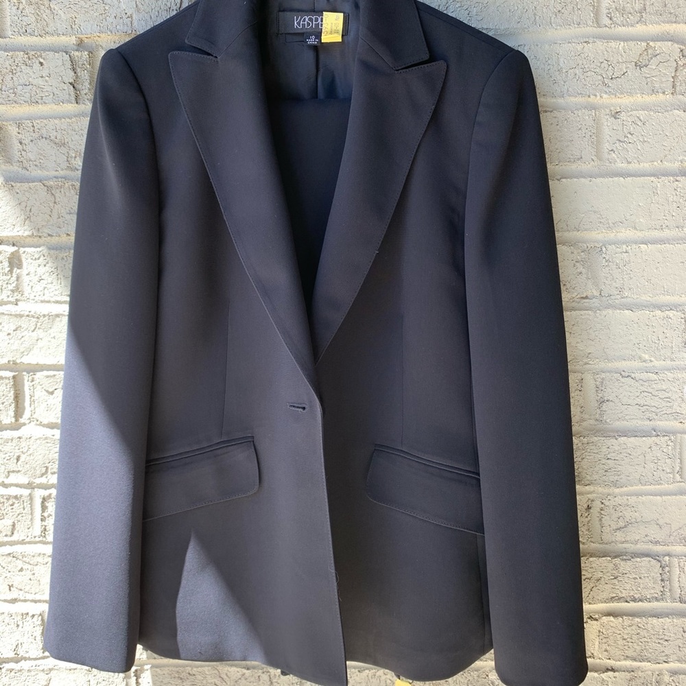 Kasparov suit, worn once, size 12
